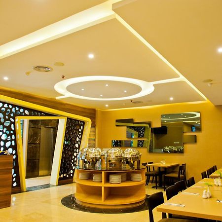 Biz Hotel Batam Nagoya Exteriör bild