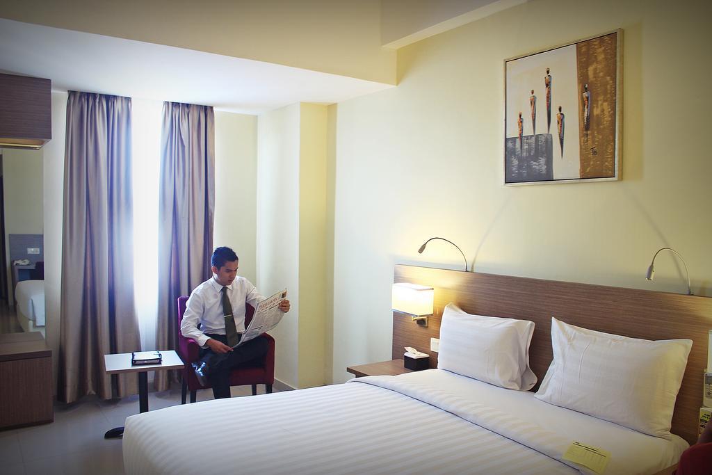 Biz Hotel Batam Nagoya Exteriör bild