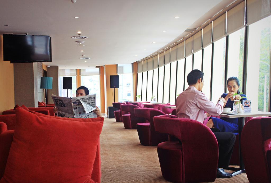 Biz Hotel Batam Nagoya Exteriör bild