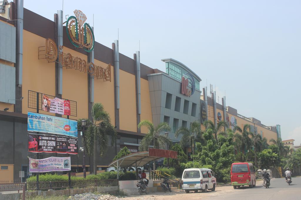 Biz Hotel Batam Nagoya Exteriör bild