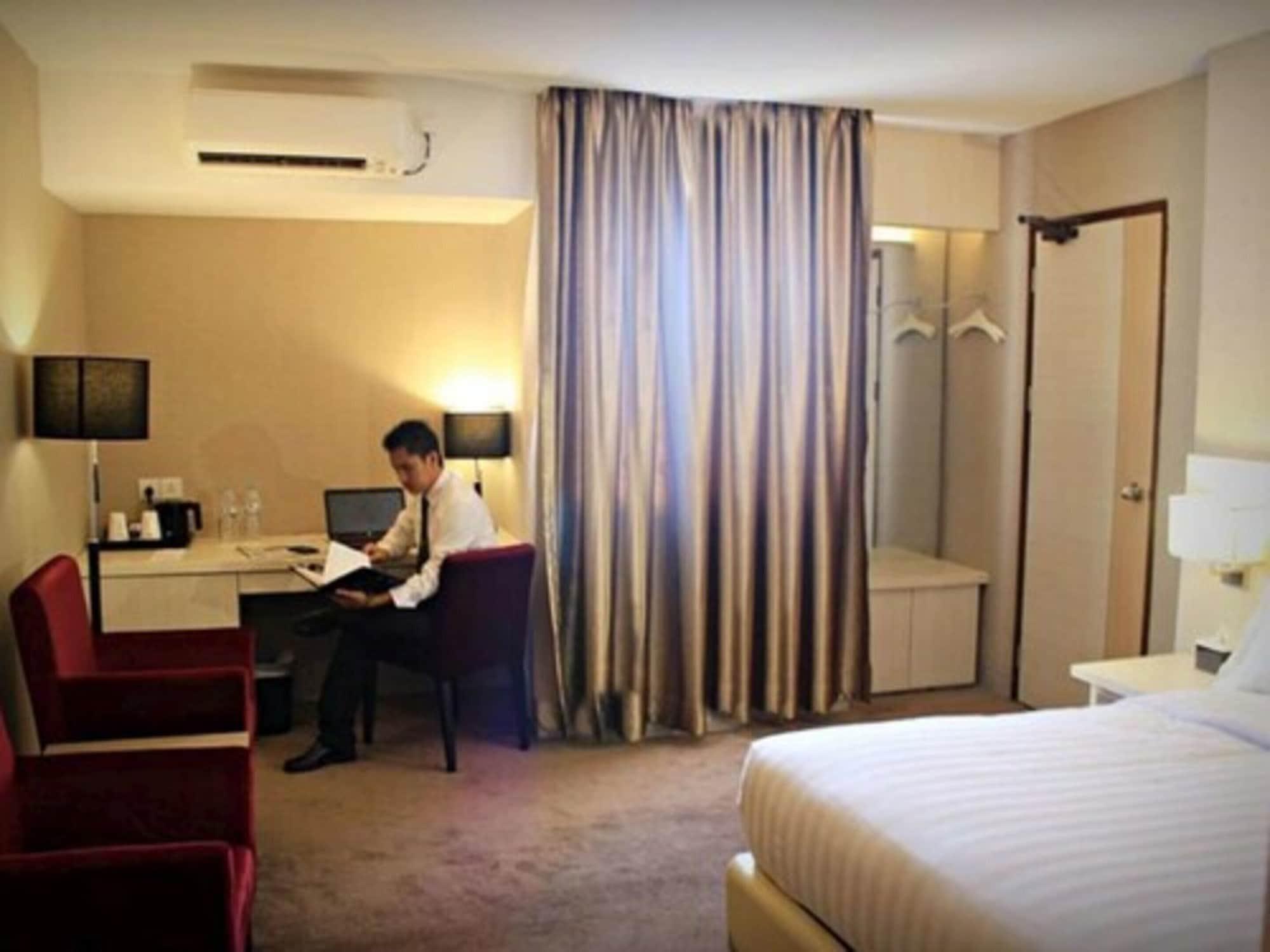 Biz Hotel Batam Nagoya Exteriör bild