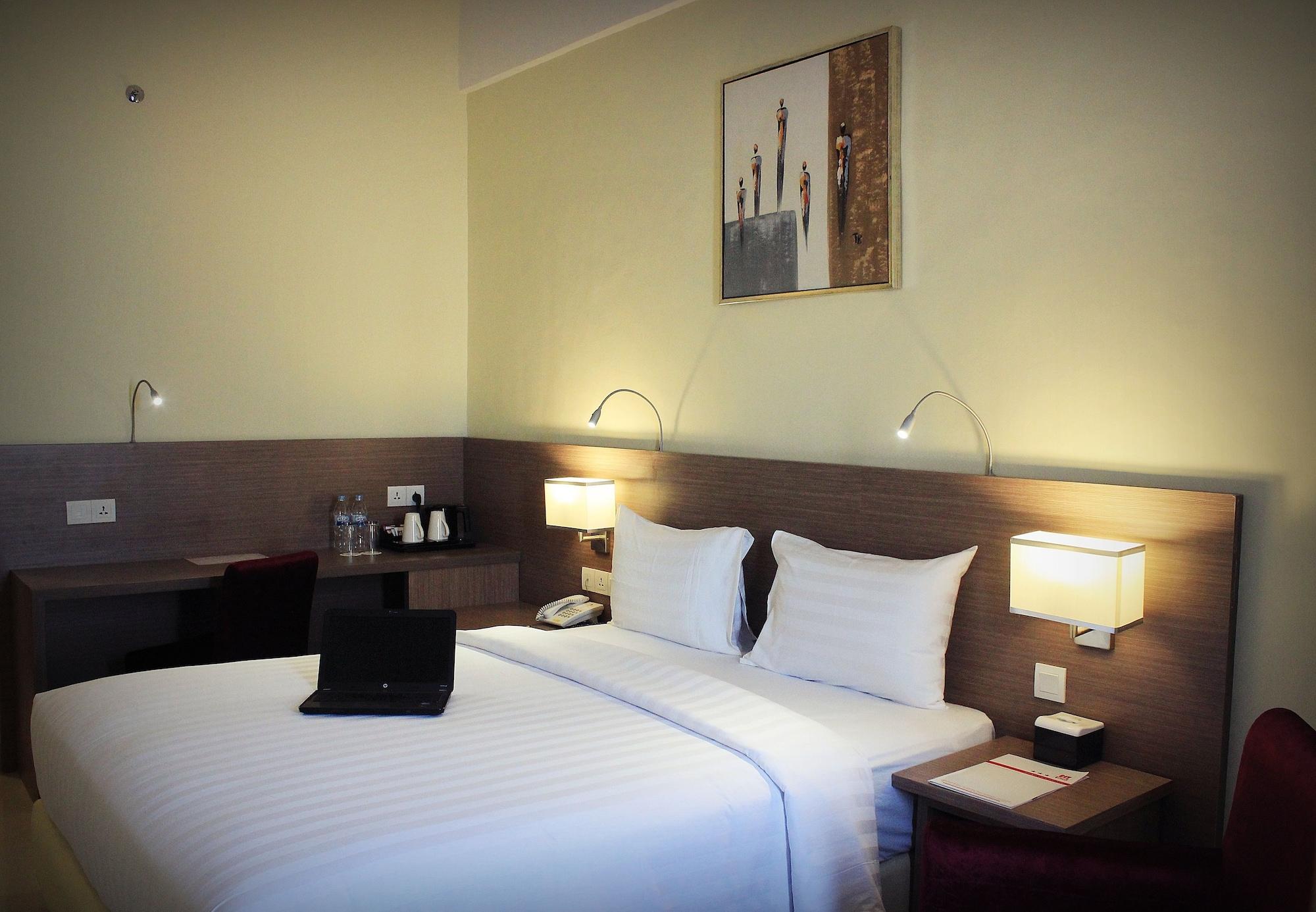Biz Hotel Batam Nagoya Exteriör bild