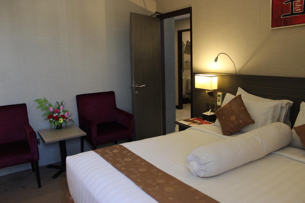 Biz Hotel Batam Nagoya Exteriör bild