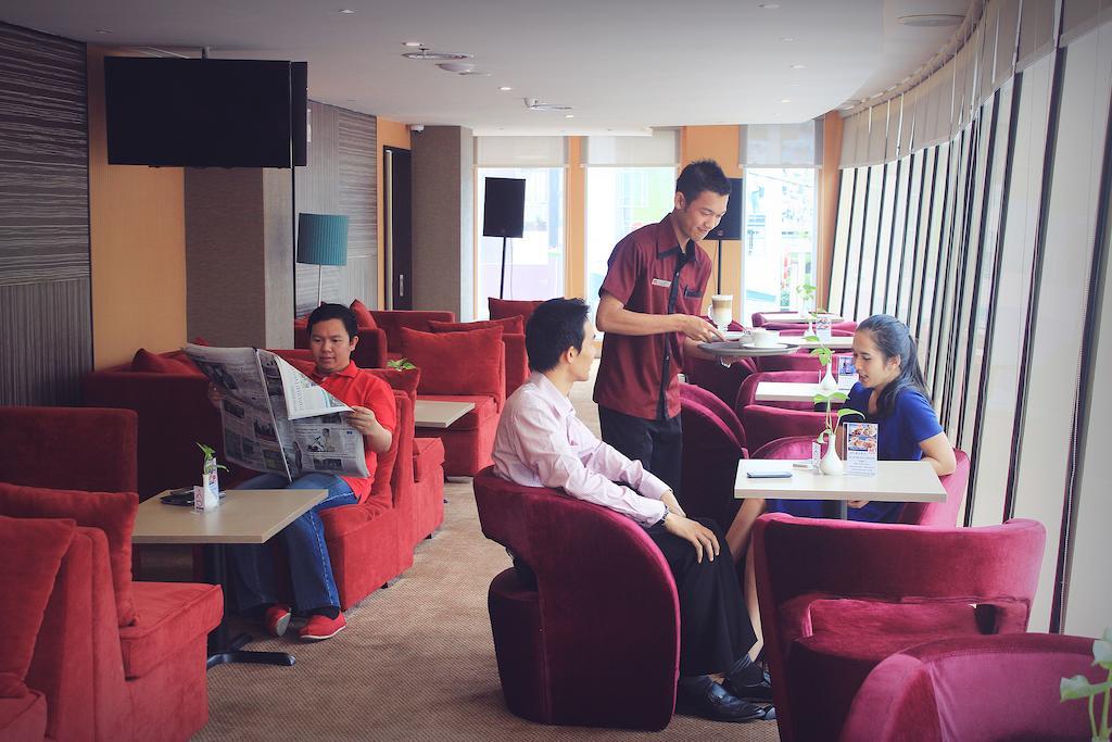 Biz Hotel Batam Nagoya Exteriör bild